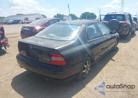 1994 Honda Accord Ex/Ex-R z USA, uszkodzony, nr VIN 1HGCD5654RA088108